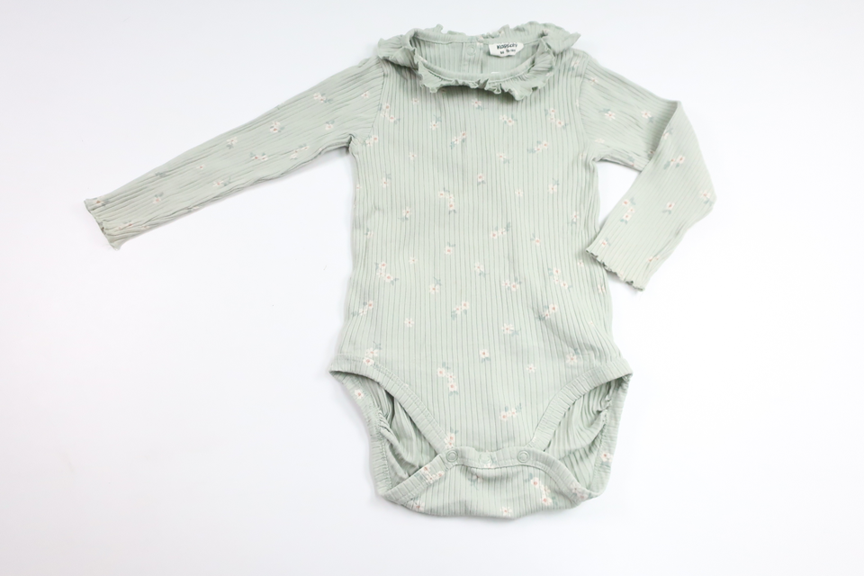 Ribbad blommig body från Kappahl - Storlek 86 - Grön