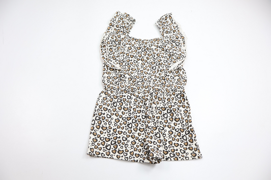Leopardmönstrad jumpsuit från Amy & Lucy - Storlek 110/116 - Benvit