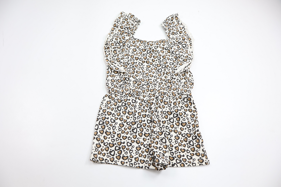 Leopardmönstrad jumpsuit från Amy & Lucy - Storlek 110/116 - Benvit