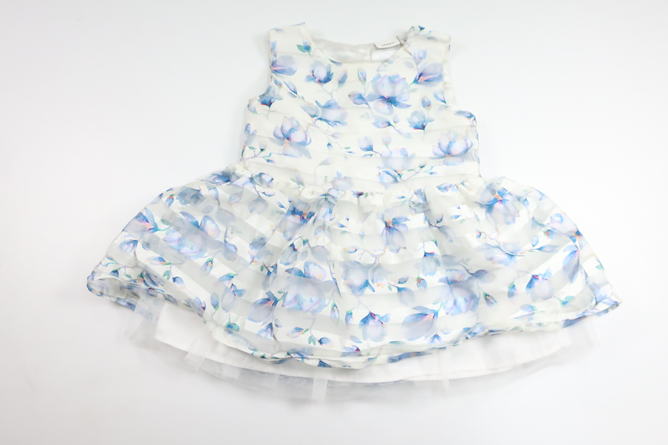 Blommig festklänning från Name It - Storlek 86 - Vit