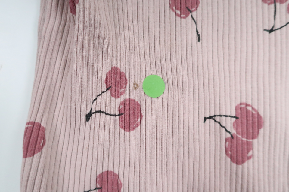 Ribbad tröja med körsbär från Kappahl - Storlek 122/128 - Lila