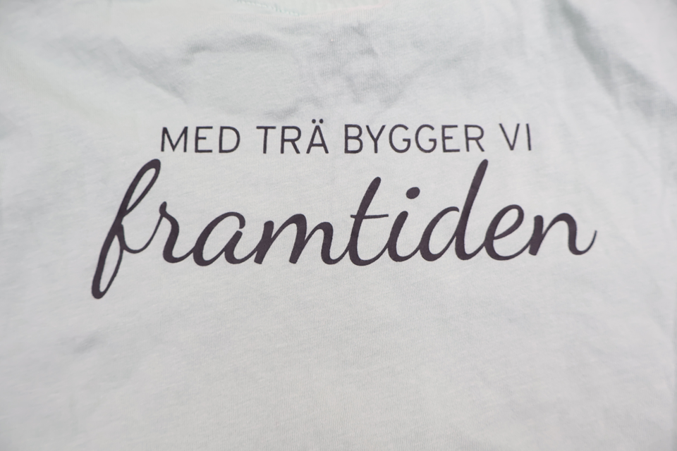 T-shirt från Derome - Storlek 122/128 - Grön