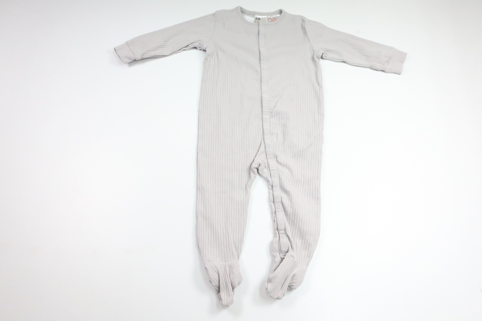 Ribbad pyjamas från H&M - Storlek 80 - Grå