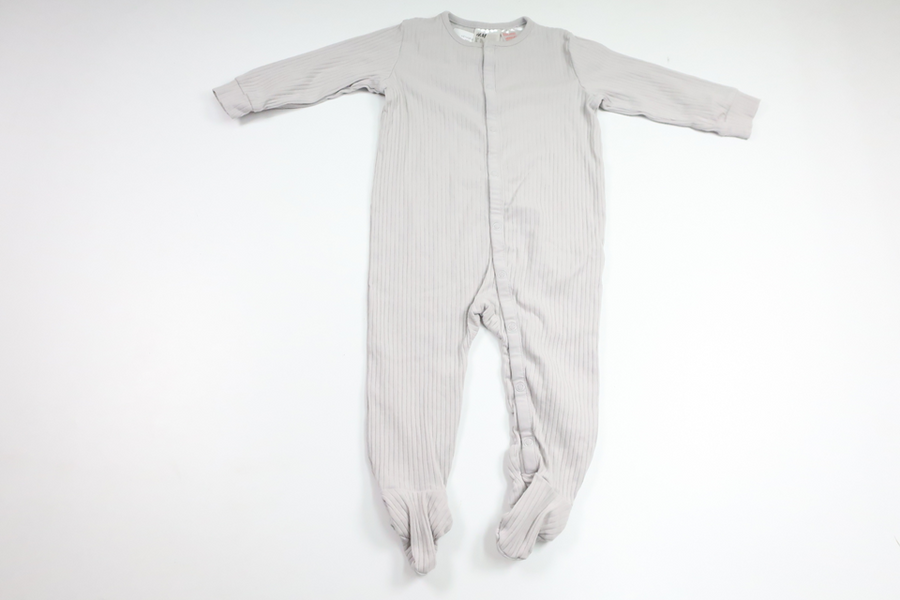 Ribbad pyjamas från H&M - Storlek 80 - Grå