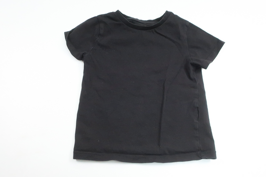 T-shirt från H&M - Storlek 98/104 - Svart